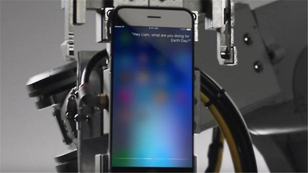苹果拆解机器人Liam亮相：11秒肢解1台iPhone