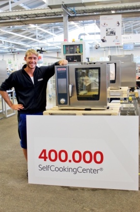 第40万台 SelfCoookingCenter的成功安装生产，Tobias Vief先生，RATIONAL