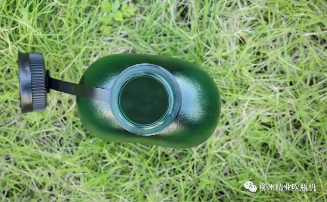 瓶子顶部：瓶口整齐光滑，瓶盖密封，不易漏水