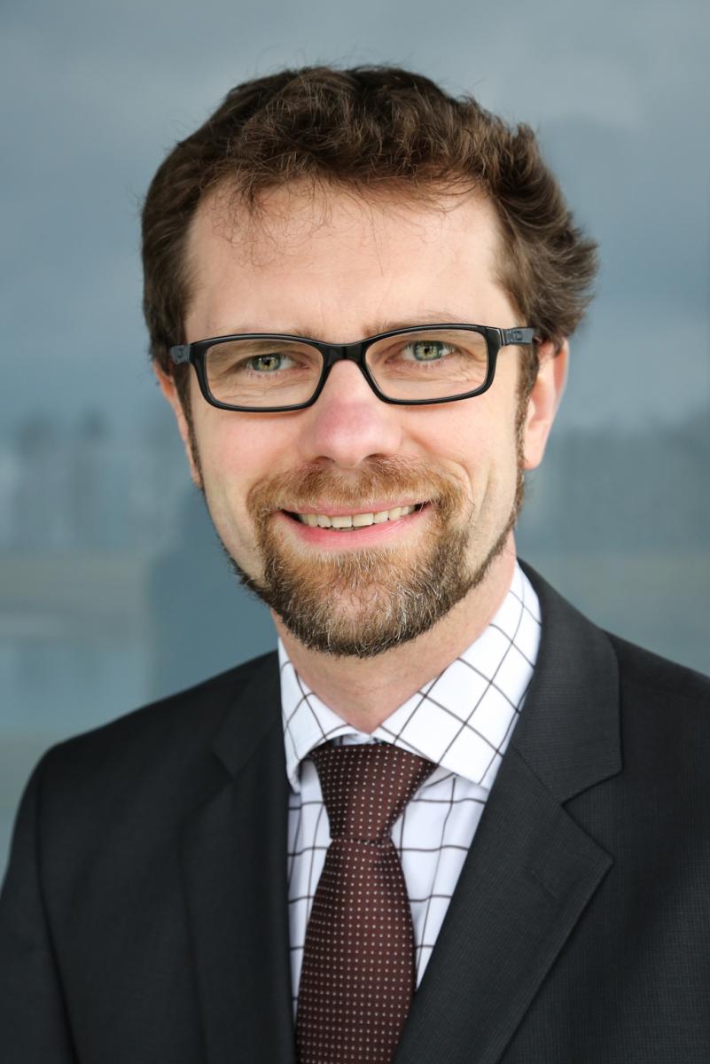 英飞凌底盘和ADAS应用微控制器高级总监Thomas Boehm