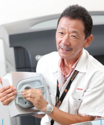 “Stratasys 3D 打印机不仅能打 印细节出众的高品质原型，而且通 过同步汽车整车与 OEM 配件的开 发周期，帮助我们提高了客户满意 度。此外，该 3D 打印机便于用户 使用，使设计人员的创意灵感能得 到充分发挥。” ——Hiroshi Takemori 产品规划部高级设计研究员