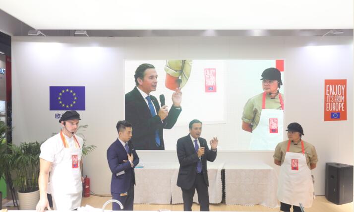欧盟委员会国际关系事务官员Sergio Pavon现场讲解