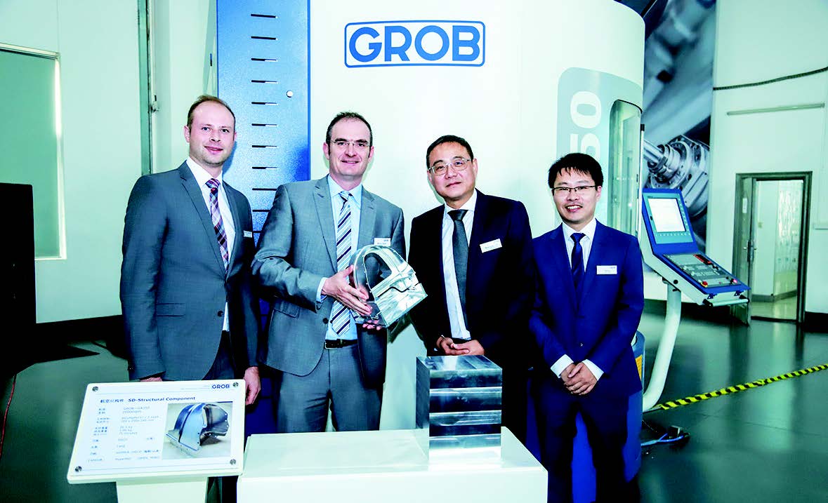 从左至右：Kowalski Stephan（GROB 德国实习生）；GROB 首席工厂总监、高级管理 Marcus Ostler；GROB 中国销售总监、上海分公司总经理王飚；GROB 上海销售经理庞力