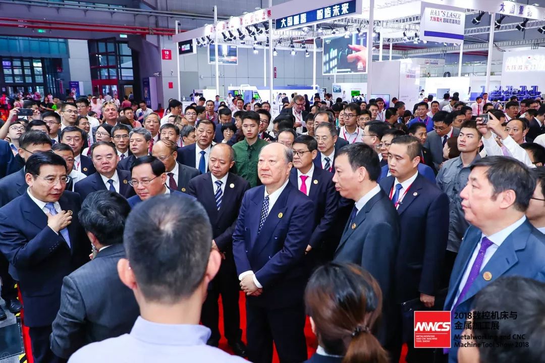 工信部部长苗圩、原中国工程院院长徐匡迪等政要参观MWCS