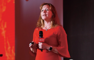 是德科技全球营销副总裁 Donna Majcen
