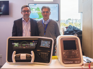 TomTom 汽车导航部门总经理 Antoine Saucier（左）；TomTom 大 中华区总经理兼汽车导航销售副总裁张志宇（右）