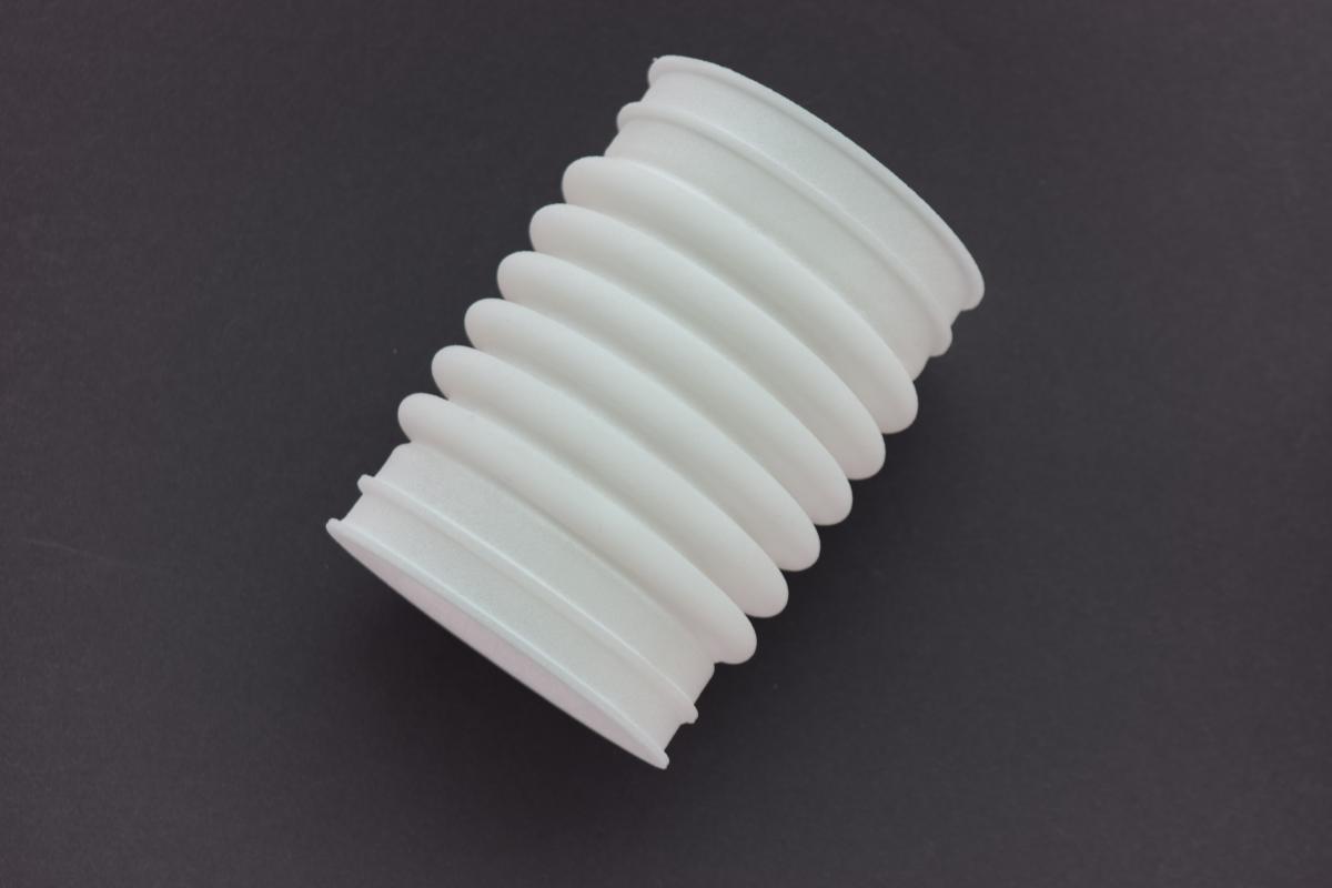 图二：用EOS TPU 1301材料定制的柔性管