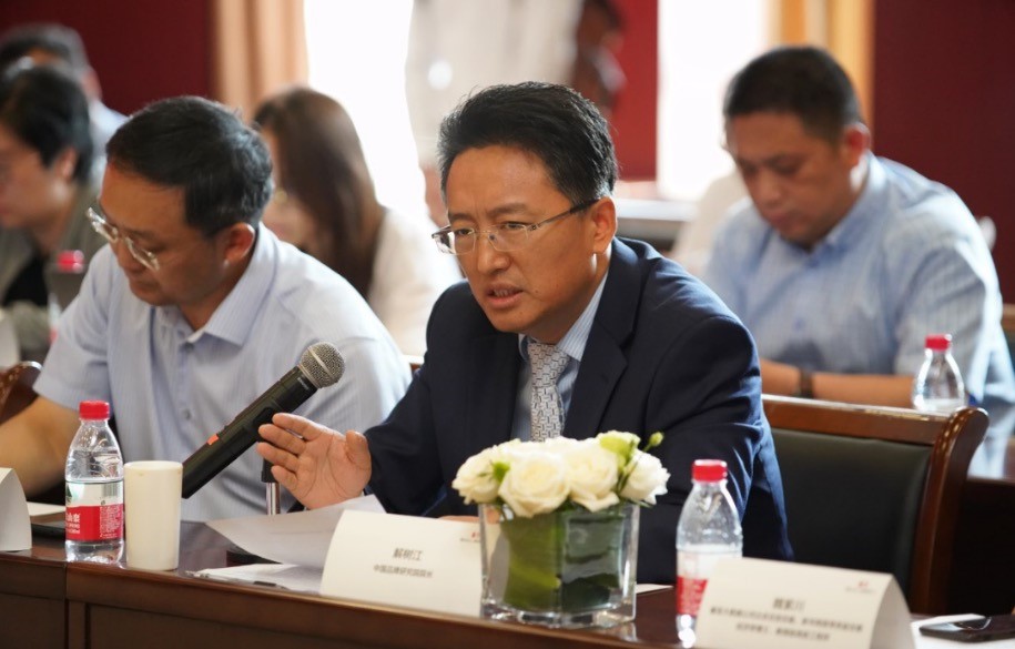  中国品牌研究院院长解树江解读国际超跑落户中国的意义