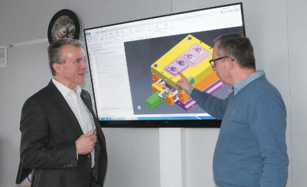 S＆S Werkzeugbau（右）总经理Harald Starch和Gunther应用顾问Walter Ehlert密切合作，工程师为模具开发了可行的解决方案（©Gunther）