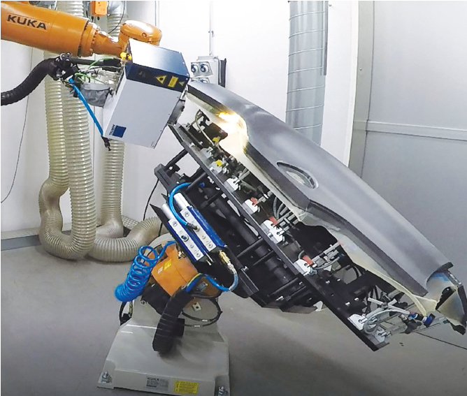 汽车 CFRP 部件遥控激光加工实例。
