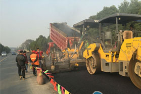 金坛公路处首创胶粉改性剂橡胶沥青技术