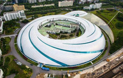 触及世界前沿的“中国光谷”正在形成