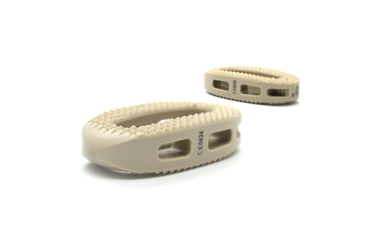 索尔维高强注塑聚合物Zeniva® ZA-600 CF30 PEEK为植入器械增色