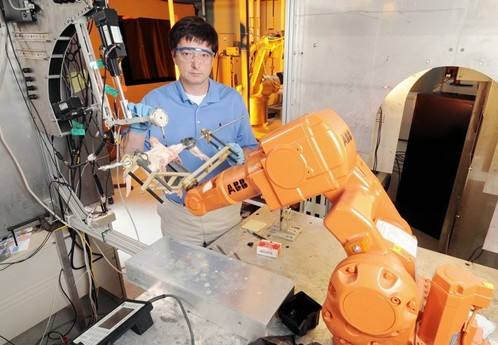 骨肉分离不简单   智能剔骨机、碎骨检测齐上阵