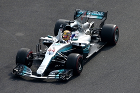 艾仕得与梅赛德斯AMG马石油车队共庆F1年度夺冠