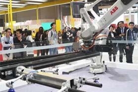 中国欲凭机器人成工业强国 今年产量或达12万