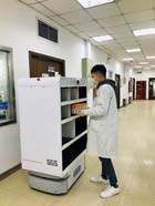 SGS推出实验室自动物流系统机器人 实现无接触式传递