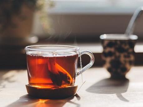 茶包在高温下释放百亿塑料颗粒！建议避免使用茶包