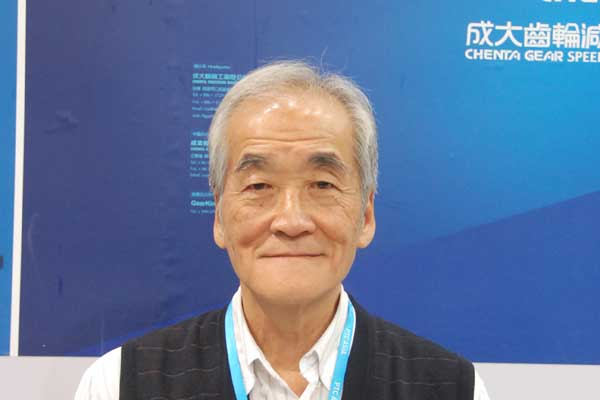 成奕精机：完善产品线，扩大客户群