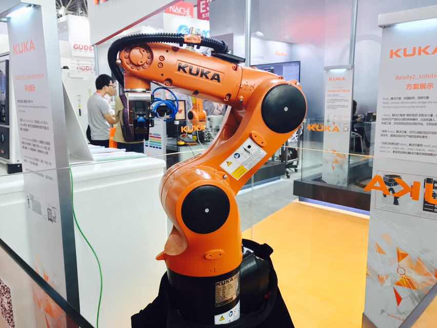 KUKA“机器人+平台+解决方案”强势登陆CIMT 2017