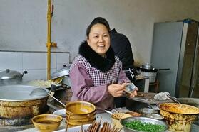 “诚信面馆”付帐靠自觉，客人忘了付钱会来补