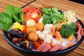 杨国福，一碗街边麻辣烫是如何发展成为全国品牌的？