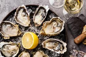 风土与海洋的美味交融 法国“甜蜜波尔多”黄金甜酒与生蚝