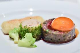 凯悦“美味悦享”厨艺大赛落幕，杭州柏悦酒店刘萍萍获中国区冠军