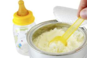 《国产婴幼儿配方乳粉提升行动方案》提出目标：力争六成可自给