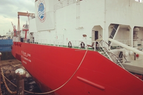 中远佐敦保驾极地考察船“雪龙”号再赴冰区