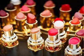 国际大牌兰蔻圣罗兰等化妆品因包装不合格上“黑榜”未准许入境