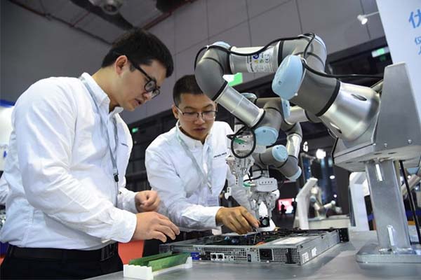 2017优傲机器人亮点：百闻不如一见的协作机器人集成！