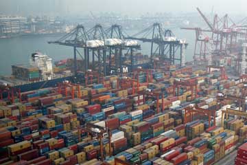 我国经济发展稳中求进 经济增长速度往下微调