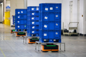 海康威视仓储机器人驶入汽配行业 工厂“智慧“多一点