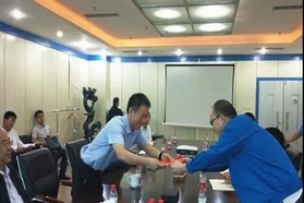 宝鸡市委副书记尹清辽等领导到秦川集团看望慰问科技工作者