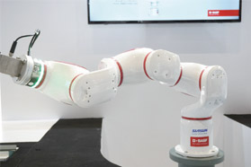 跨界玩转机器人 塑料还能这样用？——设计 x 创新 巴斯夫先进材料为新松机器人“加速”