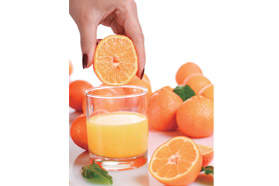 如何滤去橘子汁的苦味