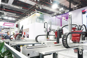 透过3000+ 琳琅满目的展品，这些技术和趋势才是Chinaplas 2018 要传递的！