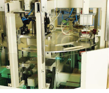 图3 模块化设 置： 德累斯 顿Fraunhofer I V V 的热成 型测试（ © Fraunhofer IVV）