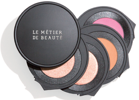 Le Métier de Beauté 的Exquisite Kaleidoscope，分为四 层，汇集四种腮红色