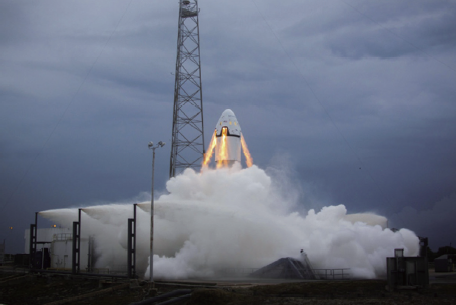 Space X 的龙飞船。图片来源：Space X。