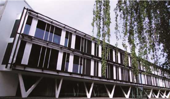 图1：西格里集团（SGL Group）设在德国Meitingen 的纤维与复合材料业务部（CFM） 运营总部。