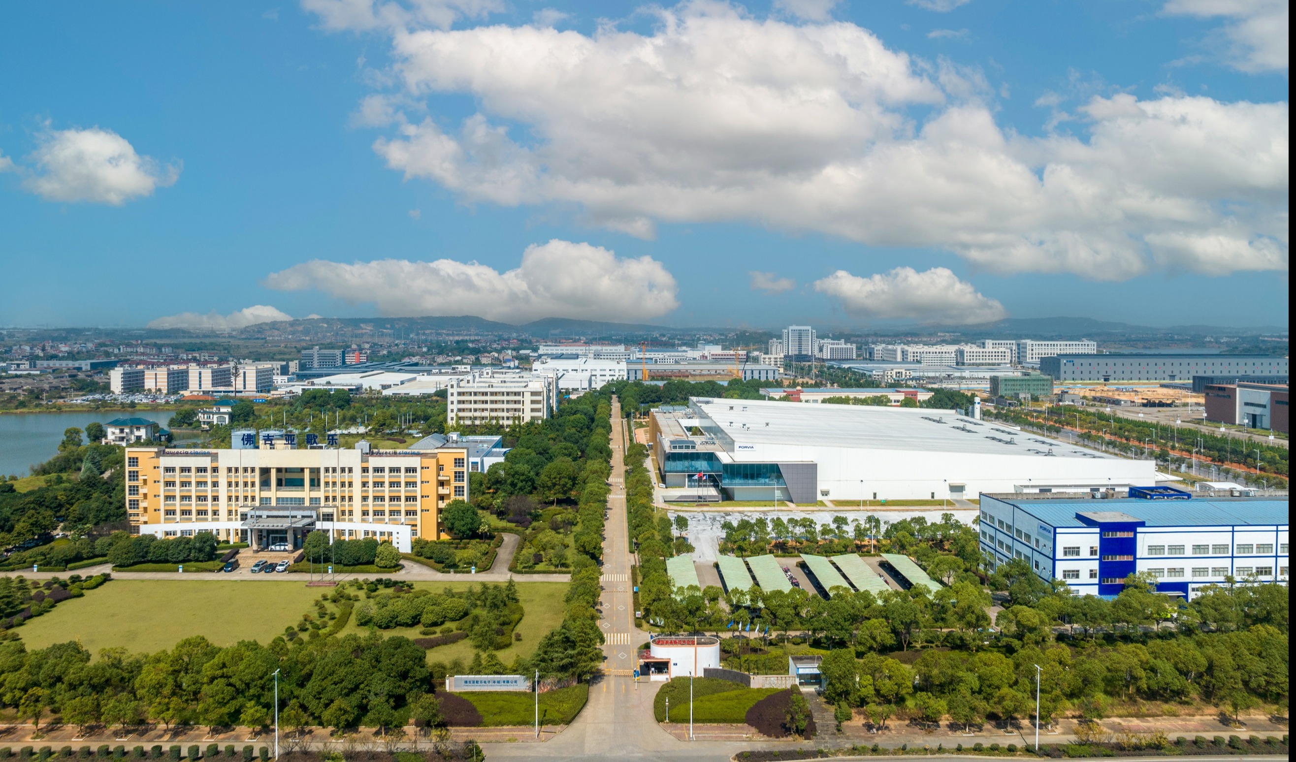 FORVIA佛瑞亚中国汽车电子全产业链项目在丰城竣工投产