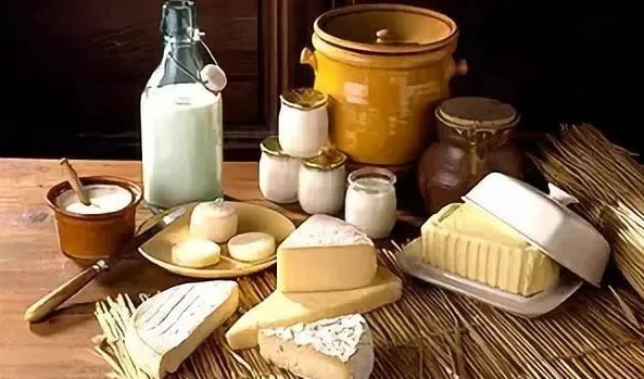 乳品市场进入全方位竞争阶段，未来趋势有哪些？该如何破局？