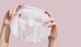 Eco-friendly facial sheet mask moisturizes, even though packaged dry