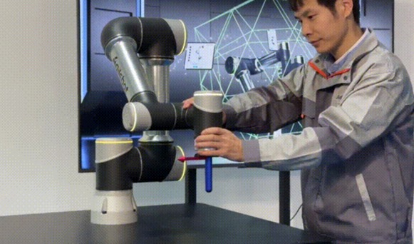 从SCIMC架构到HyperRing技术，机器人控制技术的革新