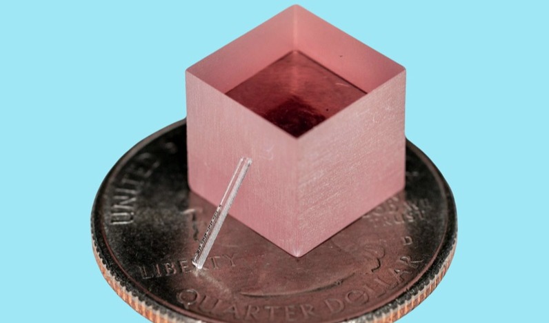 斯坦福大学团队开发出芯片级钛：蓝宝石激光器