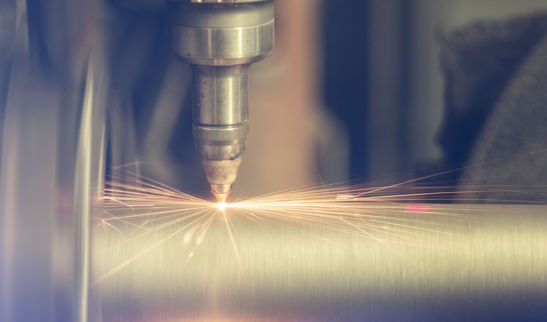 Automated unloading system for laser tube cutting