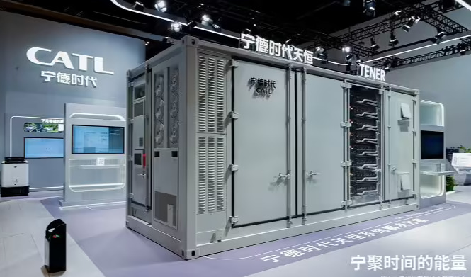 能量密度 430Wh/L ，宁德时代大容量储能电芯 587Ah 电芯正式量产交付