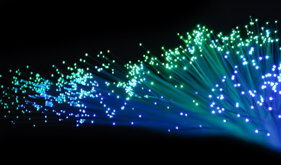 我国实现2kW激光功率超长距离全光纤高效传输